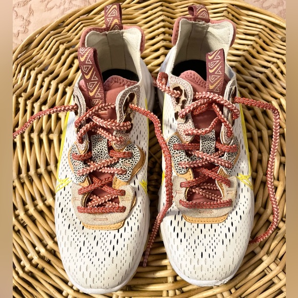 Nike React Custom Designed Dimsix Sneakers - Picture 2 of 7